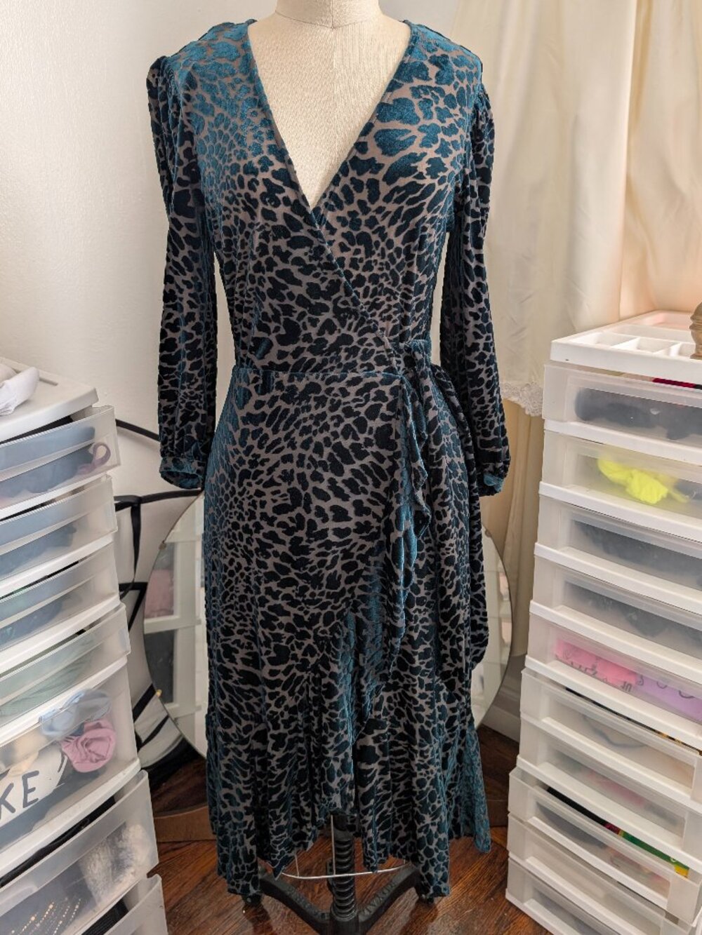 Green leopard velvet dress Calvin Klein